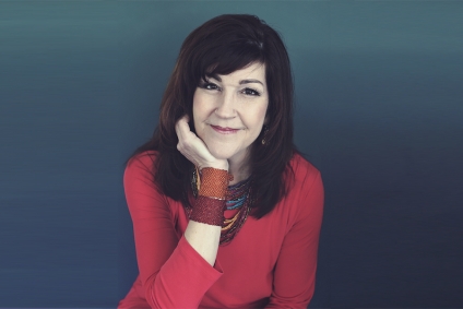 Feeling Broken Or Lost? Author Dr. Tracey Jones Shares How She Discovered The Way To Handle The Tough Times That Happen In Life And How To Master The Gift Of Challenge! [VIDEO]