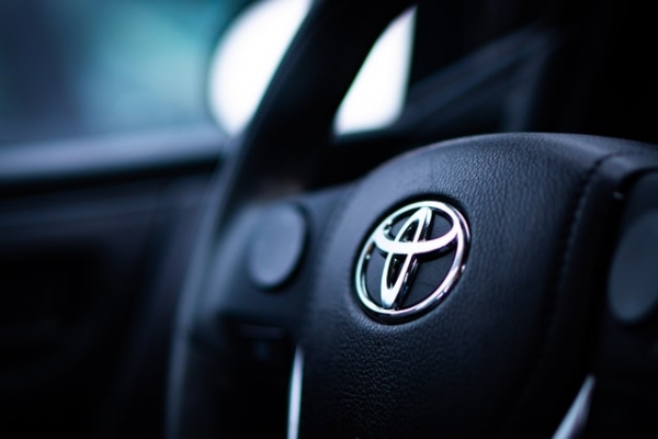Which car should you choose as a real estate agent?