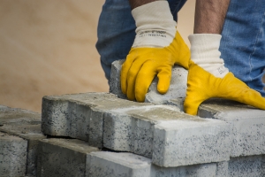 Working gloves: Safety at work. How to prevent injuries