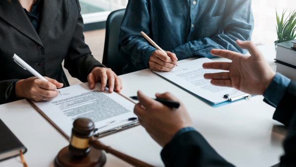 Top 5 Reasons You Should Hire A Real Estate Lawyer