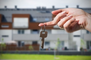 Buying a New Home Before Selling Your Current One: A Smart Strategy with the Right Support
