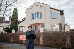 Real Estate Agent vs. FSBO: How Should I Sell My House?