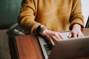 The Importance of Product Reviews for Businesses and How to Write Them