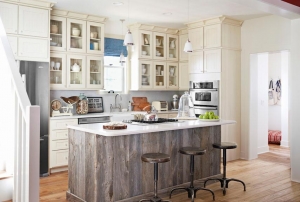 Pros and Cons of Having a Kitchen Island in Your Home