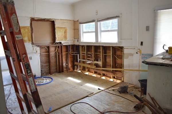 How to Make Money With Real Estate: Learn When to Flip, Rent, or Hold.