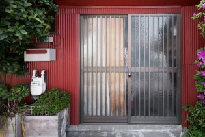 What Makes Steel Doors the Go-To Choice for High-Traffic Areas?