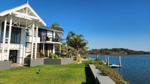 Budget-Friendly Lake House Plans: How to Build Your Dream Getaway on a Budget
