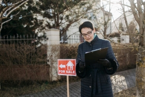 Mastering the Buy and Hold Strategy for Quick Home Turnover