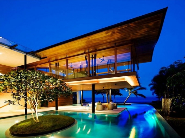 UAC Custom Pools helps in installing a homeowner’s ideal swimming pool.