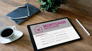The Impact Of Rising Interest Rates On The Waterfront Cottage Real Estate Market
