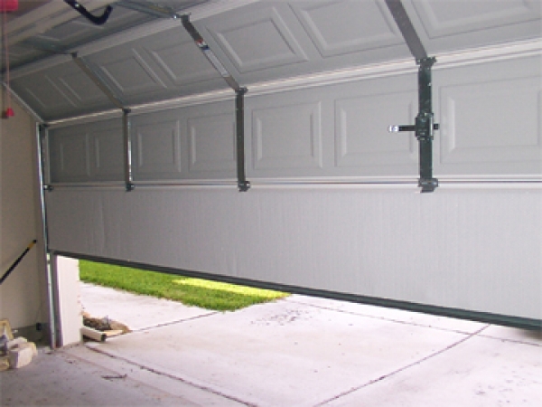 What is Causing My Garage Door to Not Close All The Way?