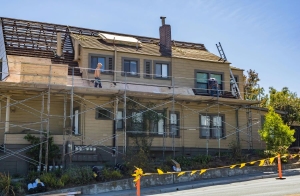 Transform Your Roof: 6 Practical Tips for a Top-Notch Job