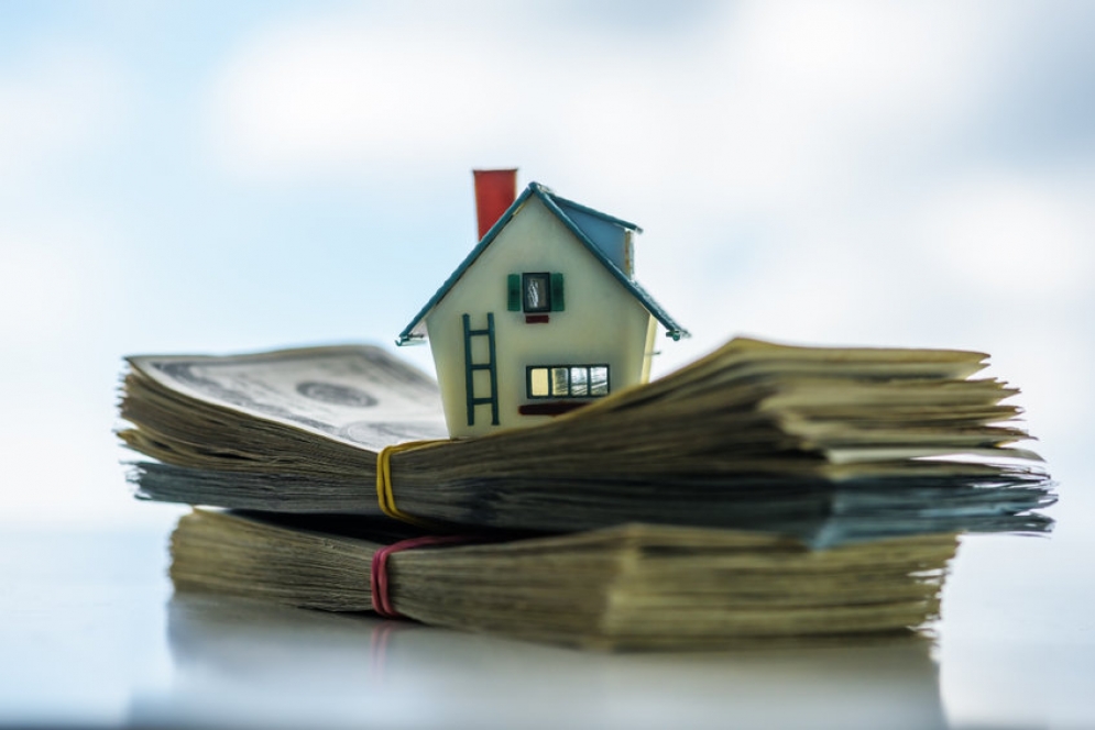Share of Homes Bought With All Cash Hits 30% for First Time Since 2014