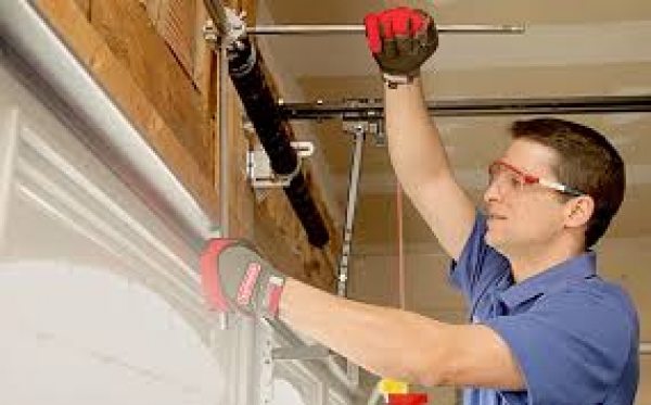 Know When Your Garage Door Needs Lubrication