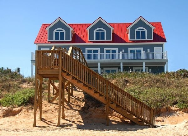 Discover the Benefits of Owning a Vacation Rental Business: Technology and Management at Your Fingertips