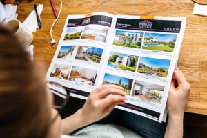 Reviving Real Estate Sales: Why Print Catalogs Outshine Digital in 2025