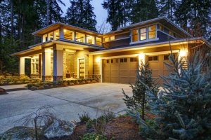 Should You Decorate the Exterior When Staging a Home?