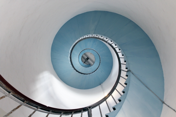 6 Benefits Of Metal Staircases