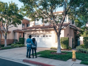 Does Curb Appeal Even Matter When You’re Selling for Cash?