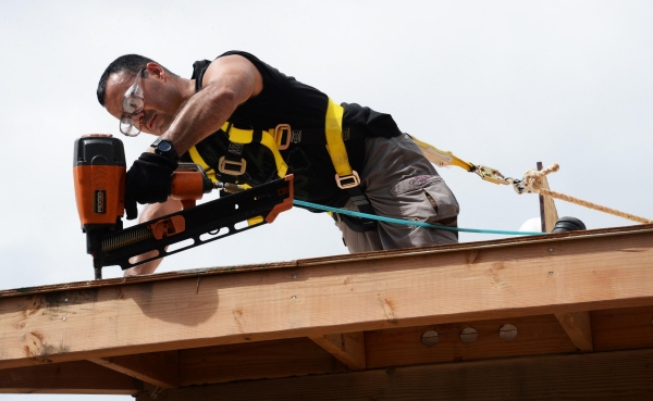 How To Avoid Injury While Using Finishing Nail Guns