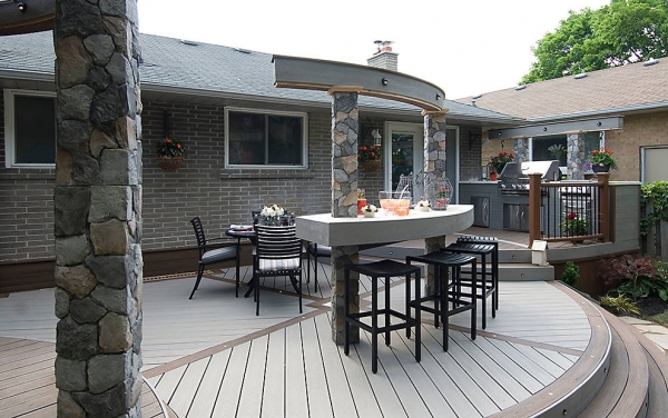 Top 4 Questions to Ask Your Deck Builders Tulsa