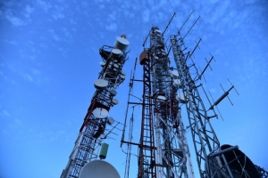 5 Crucial Elements to Consider in A Cell Tower Lease