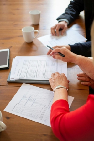 Reverse Mortgage or Life Settlement for Seniors?