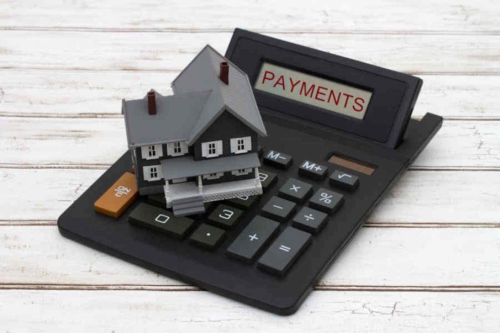 Homebuyers’ Monthly Payments Drop to Lowest Level in Nearly a Year, Bringing Back Some House Hunters