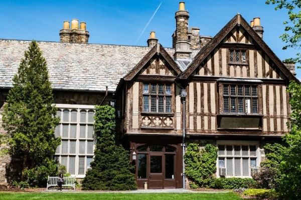 Top Luxury Areas People Are Moving to in 2026