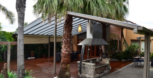 What Are My Commercial Verandah Roofing Options?