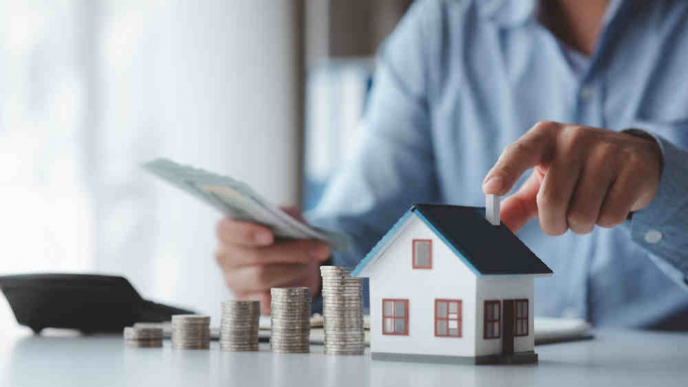 18 Million Homeowners Across US Are ‘House Poor’ [New LendingTree Report]