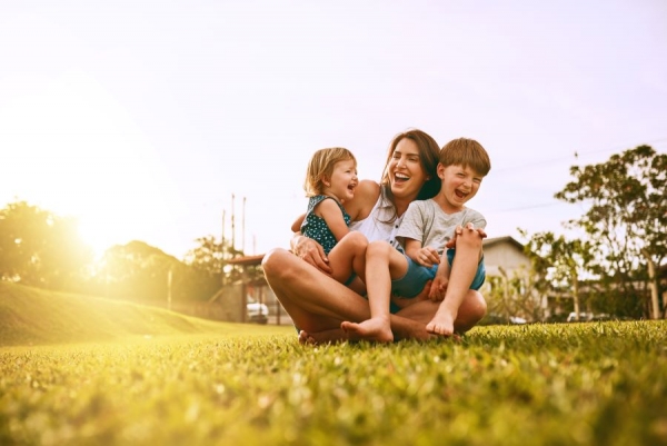 Lawn Fertilization CT: 9 Seasonal Care Tips For Homeowners