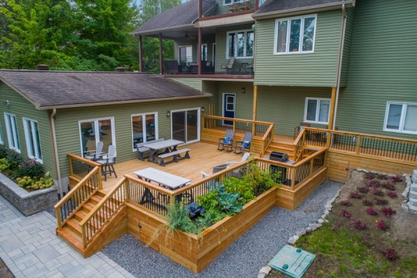 The Benefits of Timber Decking for Homeowners