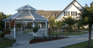 Tossing Wood Over for a Vinyl Fence: 4 Things to Consider