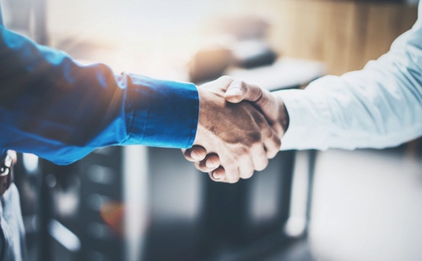 Building a Strong Client Base as a Real Estate Specialist