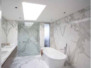 Five Reasons to Use White in Your Bathroom