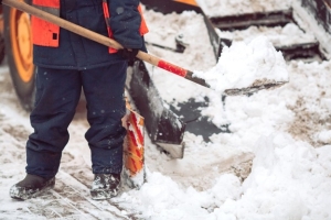 Why Commercial and Residential Snow Removal Is Essential for Winter Safety