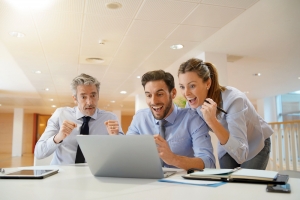 What is Crowdfunding real estate and what advantages does it offer?