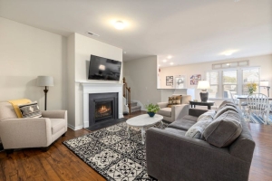7 Reasons Why Real Estate Agents Recommend Wool Rugs for Staging Homes