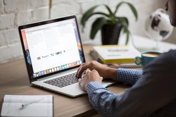 5 Essential Gadgets to Boost Business Productivity