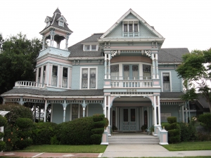 Investing in a Mansion: Crazy or Crazy Smart?