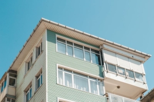 How to Clean and Maintain Your Roof Properly