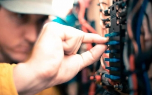 Do It Yourself (DIY) Electrical Projects Vs. Call Your Electrician and When to Call Your Electrician