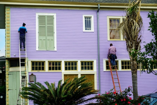 Strategies for a Durable and Smooth Winter Exterior Paint Job