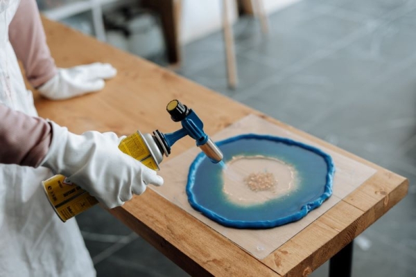 The Internet Can’t Get Enough of These Stunning Epoxy Resin Coffee Tables