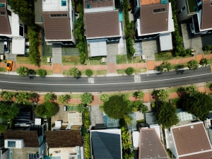 How to Sell a Home in a Bad Neighborhood