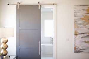 How Should Bathroom Stall Doors Open?