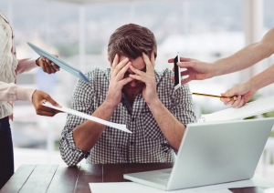 9 Signs Of Employee Burnout And How To Deal With It