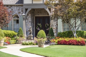 Do You Need Landscaping Help? This is What to Know When Selling a Home