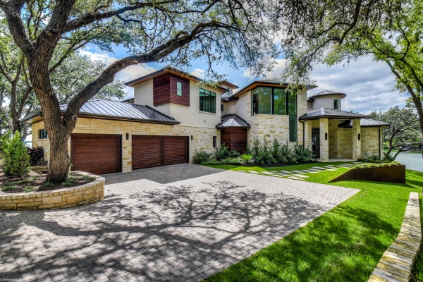 Zbranek &amp; Holt Custom Home took a tear-down home on an amazing lot and built a stunning new custom home, maximizing the property value